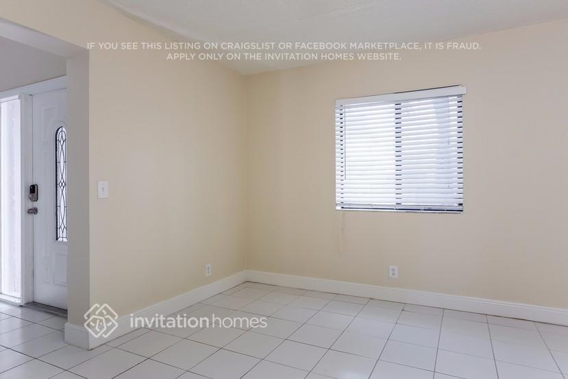 Building Photo - 5756 Strawberry Lakes Cir