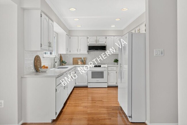 Building Photo - 6001 Keble Dr