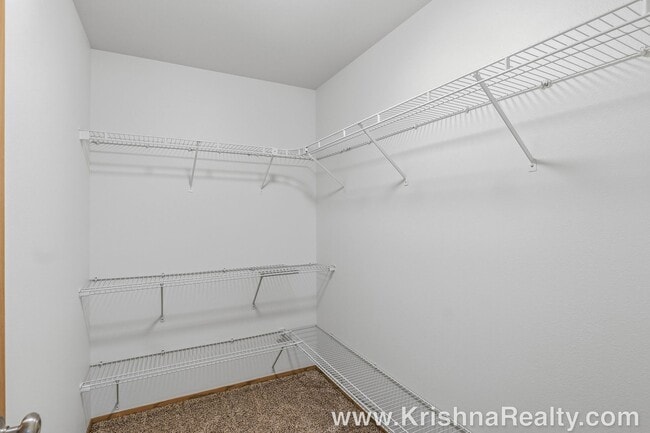 Building Photo - Modern 3 BD | 2.5 BA | 1,476 SF | 1-Car Garage | Solar Panels | Mountain View Community