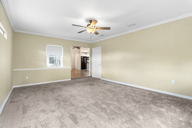 Building Photo - 801 Young Ave NW