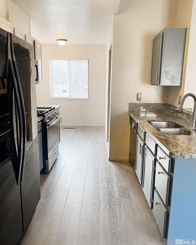 Building Photo - 4918 Bayridge Ln