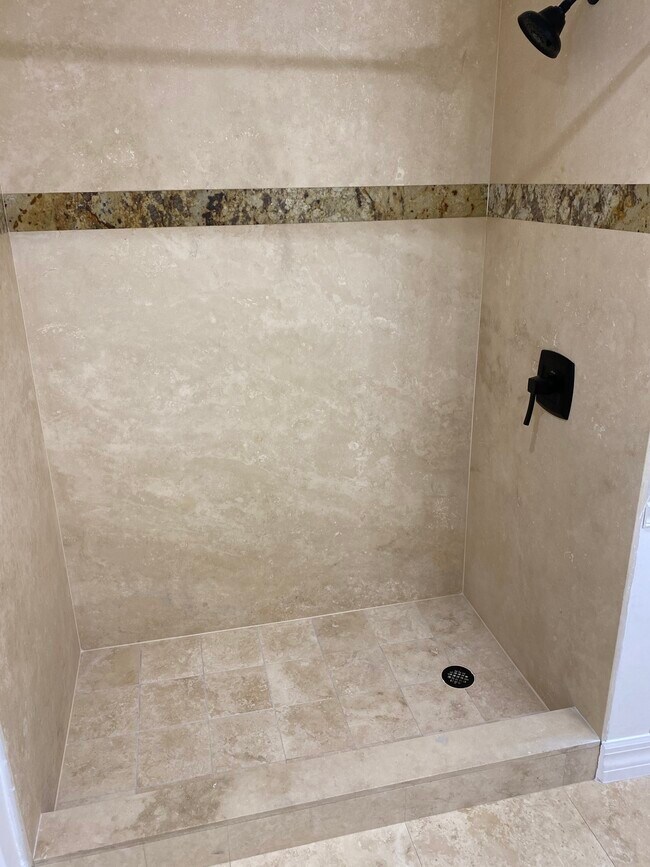 Building Photo - 23640 Walden Center Dr