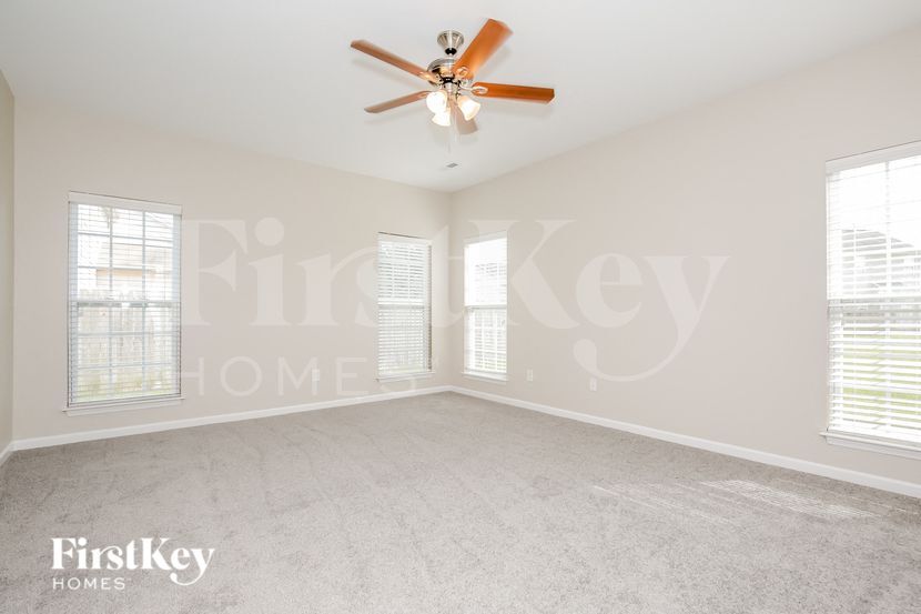 Building Photo - 6806 Championship Dr