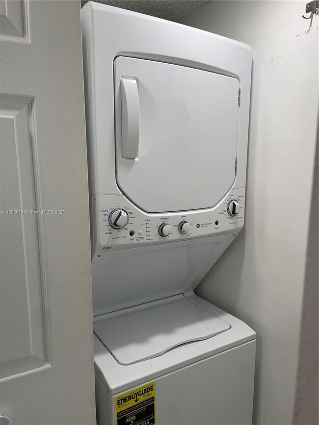 Building Photo - 2055 SW 122nd Ave