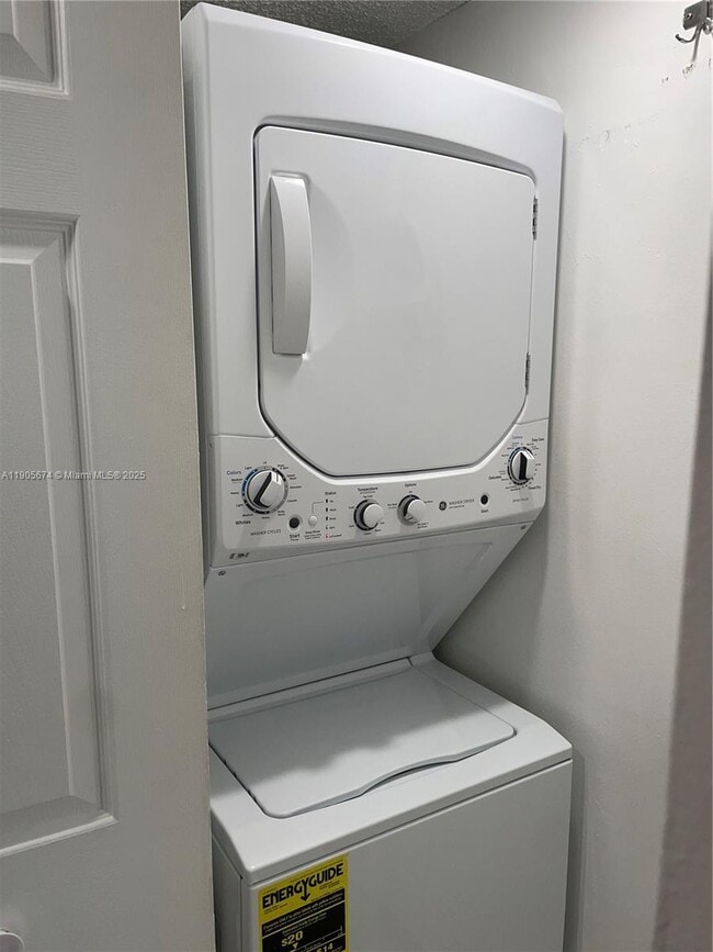 Building Photo - 2055 SW 122nd Ave