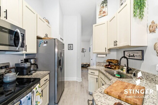 Building Photo - 40 Canopy Ln