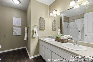 Building Photo - 112 Suncliff Dr