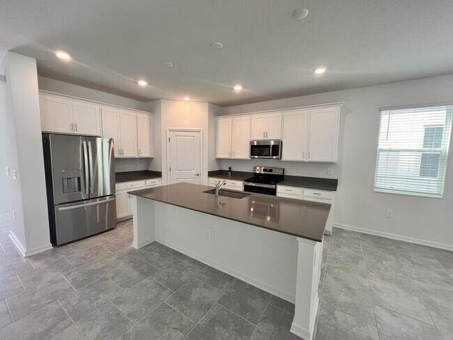 Building Photo - 6442 Pine Warbler Wy