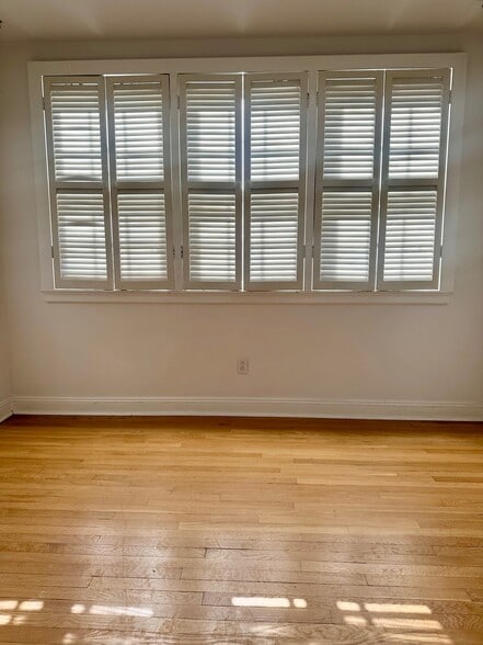 Building Photo - 468 Greenmount Ave