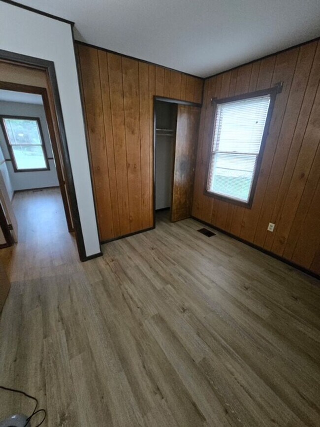 Building Photo - 1328 Bingham Dr