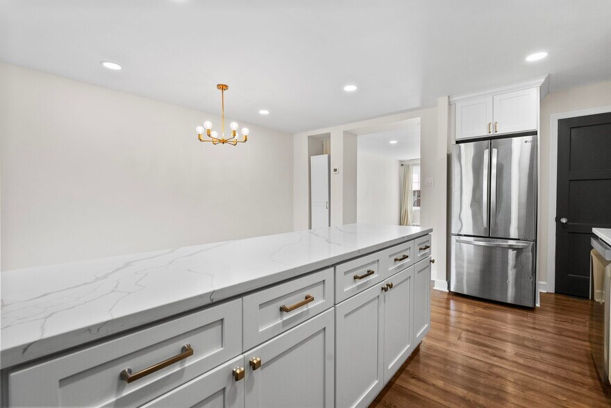 Building Photo - 720 Shaw Ave