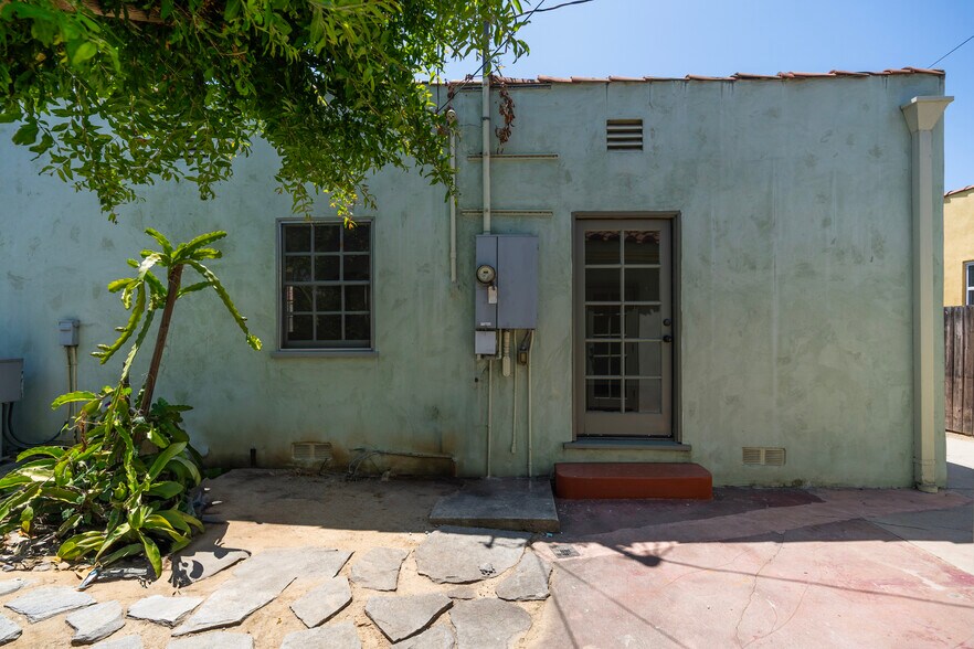 Building Photo - 3501 W 41st St