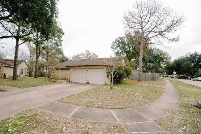 Building Photo - 19718 Spanish Needle Dr