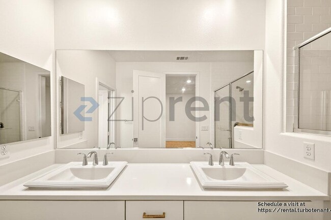 Building Photo - 12271 Summer Ln