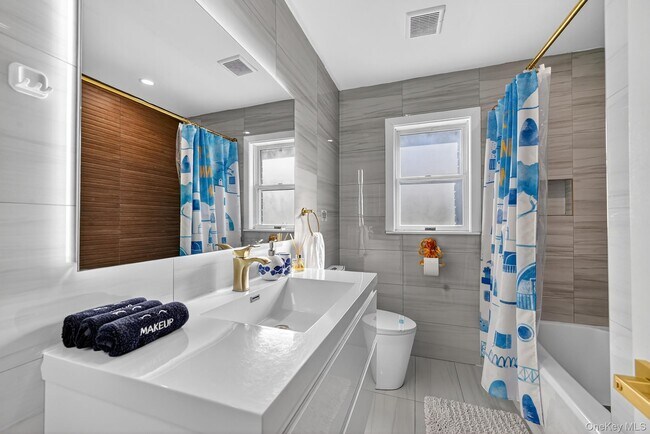 Building Photo - 66 Murray Dr