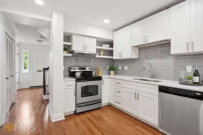 Building Photo - 1105 Clairemont Ave