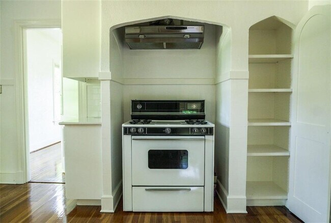 Building Photo - 2301 Enfield Rd