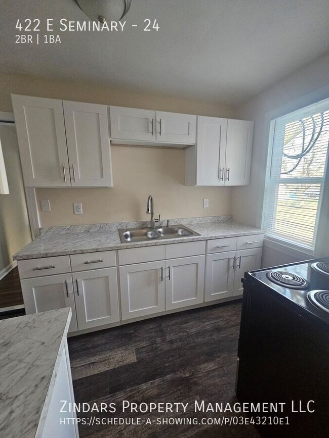 Building Photo - MOVE IN SPECIALS!! Newly Remodeled 2 Bed 1...