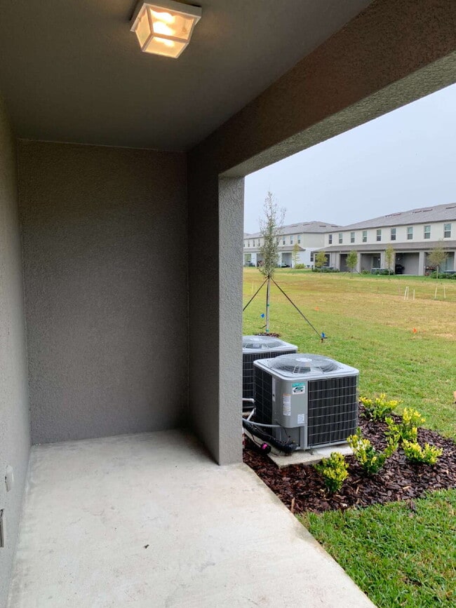 Building Photo - 9625 Pembrooke Pines Dr