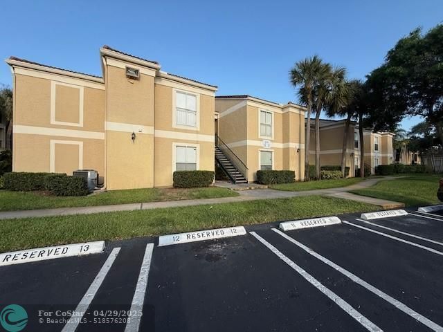 Building Photo - 899 Riverside Dr