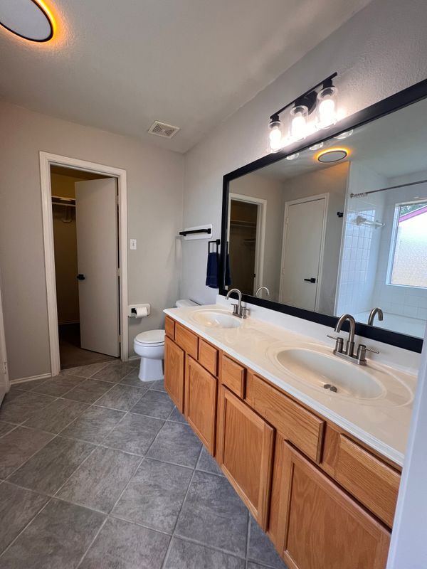 Building Photo - 5818 Toddington Rd