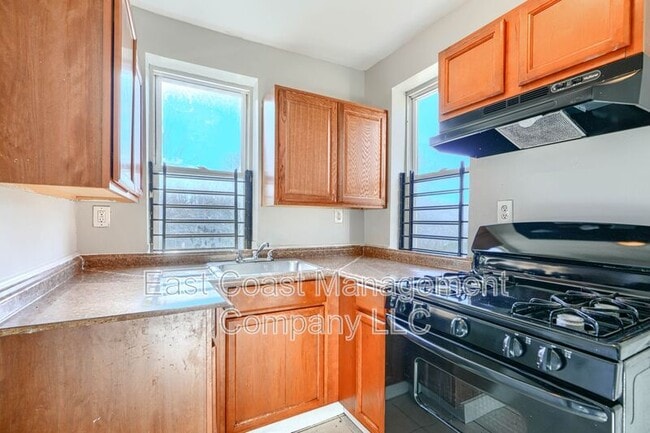 Building Photo - 2860 W Baltimore St