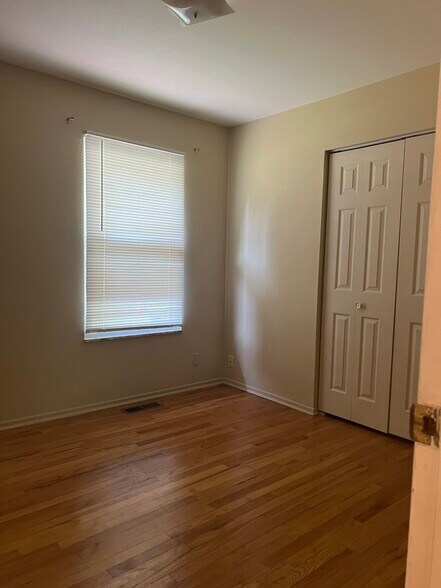 Building Photo - 524 Ranch Dr