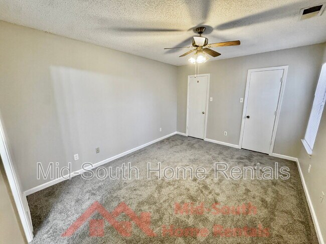 Building Photo - 5528 Ginners Dr