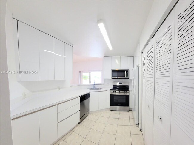 Building Photo - 3445 NW 44th St