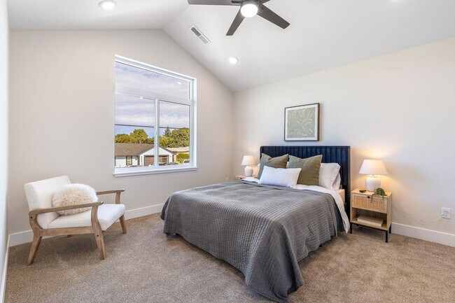 Building Photo - 609 N Rd 34