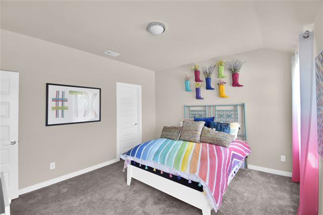 Building Photo - 1901 Crestwood Ln