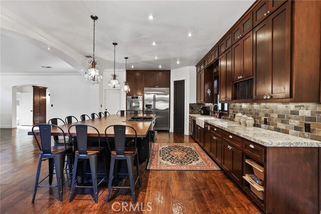 Building Photo - 250 Santo Tomas Ave