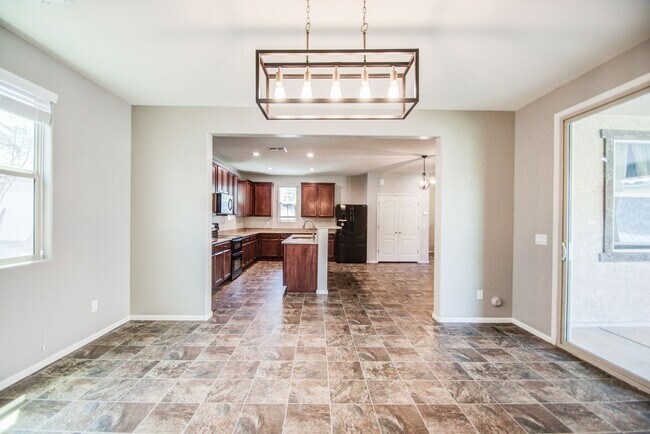 Building Photo - Stunning 3 bed plus Loft in Copper Ranch!