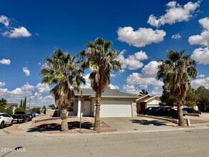 Building Photo - 12521 Tierra Serena Dr