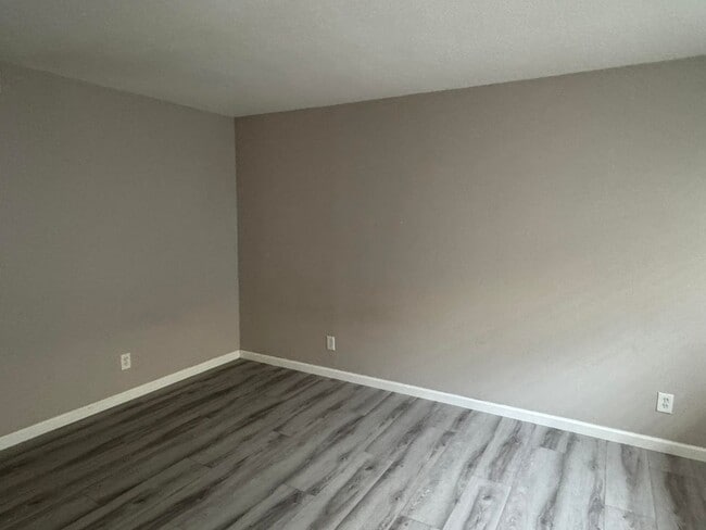 Building Photo - 4925 Indian Oaks Ct