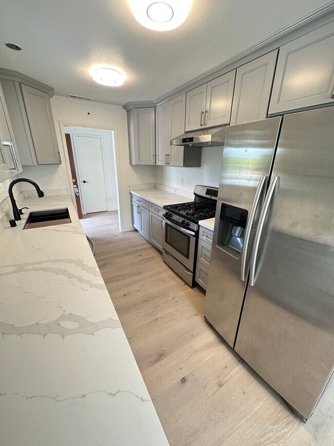 Building Photo - 4 Bed 2 Bath Single Family Home In Walnut Creek (Remodeled)