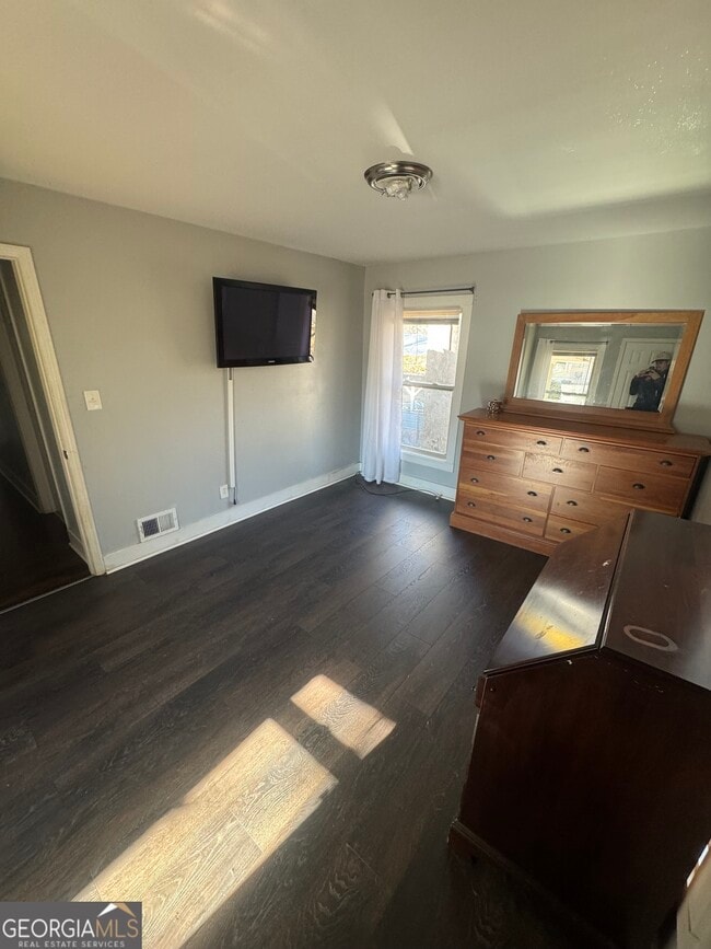 Building Photo - 5205 Heather Ln