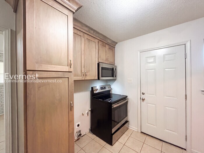 Building Photo - 1416 Moss Point Dr