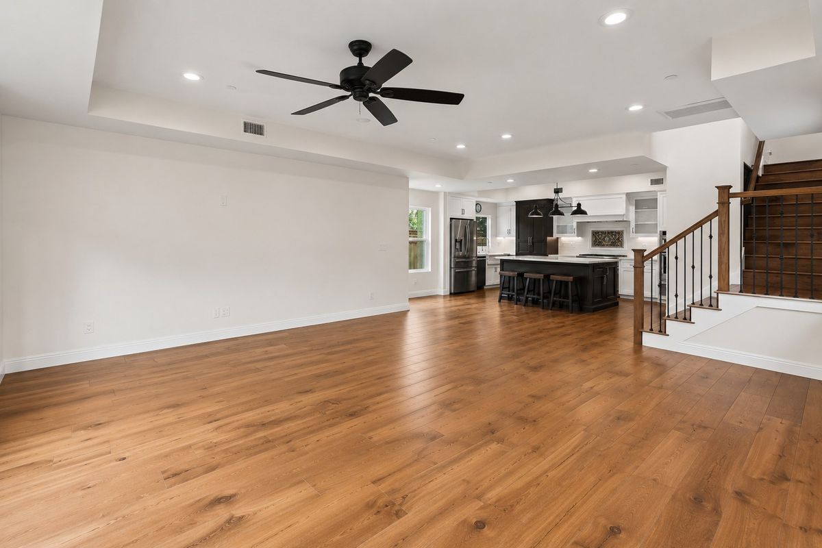 Building Photo - 1096 Canyon View Dr