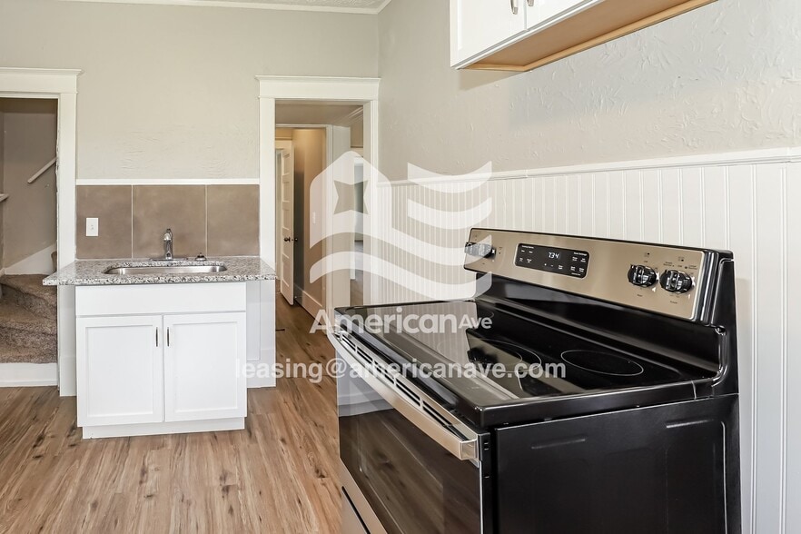 Building Photo - 2859 Corby St