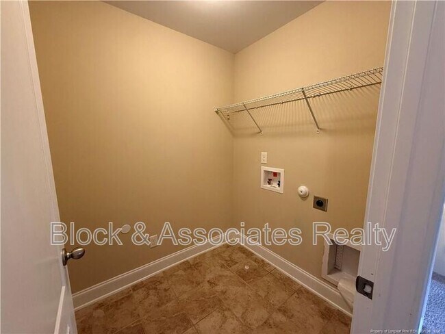 Building Photo - 1705 Bluffside Dr