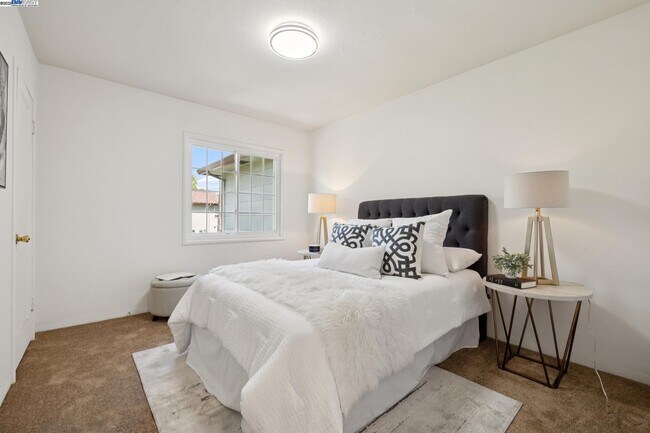 Building Photo - 1504 137th Ave