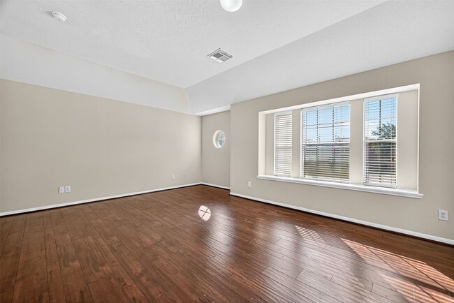 Building Photo - 4031 Clayton Bend Ct