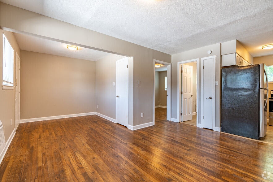 1BR, 1BA - 500SF - The Landing on the Strip