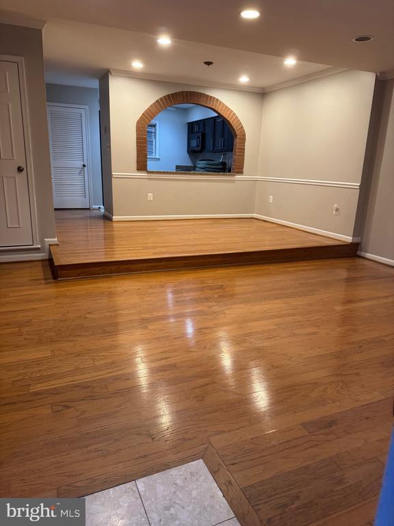 Building Photo - 2540 Fairfax Dr