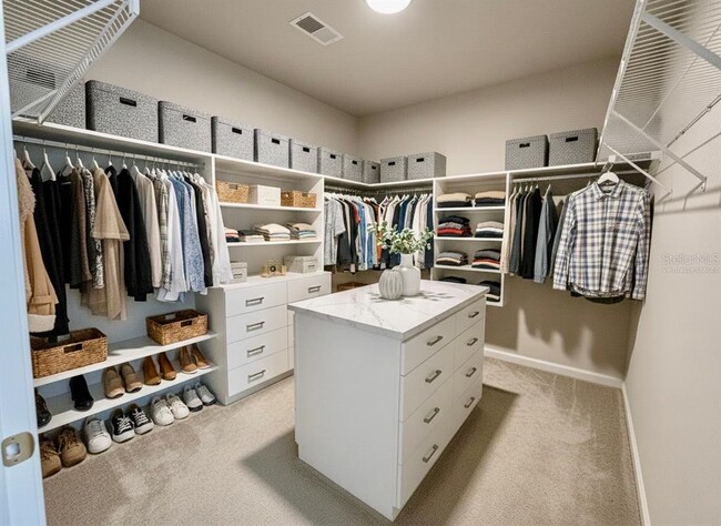 Building Photo - 1221 Lexington Ln