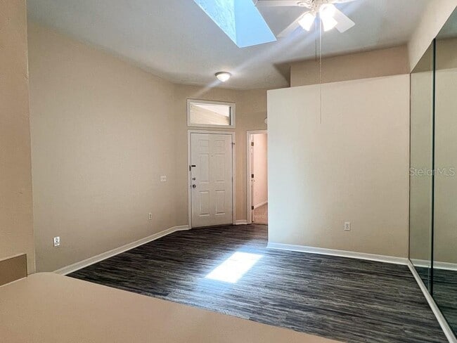 Building Photo - 3911 SW 27th St