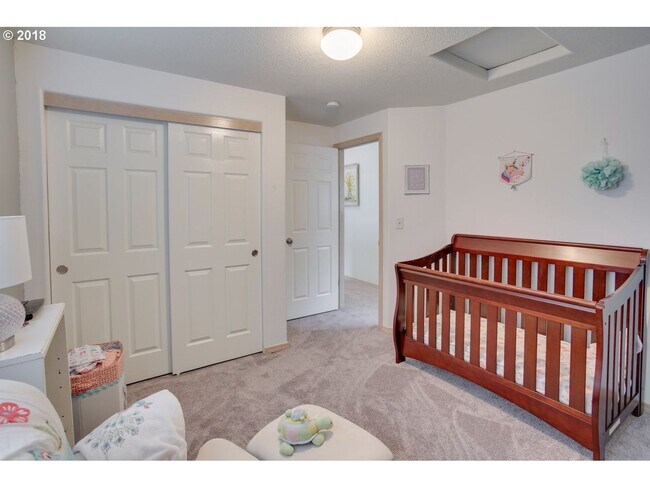 Building Photo - Charming North Portland 3 Bed 2.5 Bath Kenton Neighborhood House ~ Garage, A/C & Washer & Dryer!