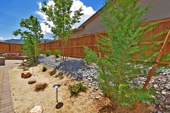 Building Photo - Gorgeous Home