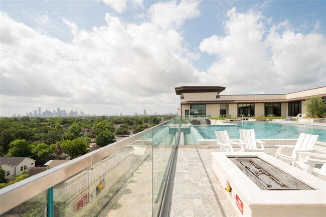 Building Photo - 1414 N Shepherd Dr